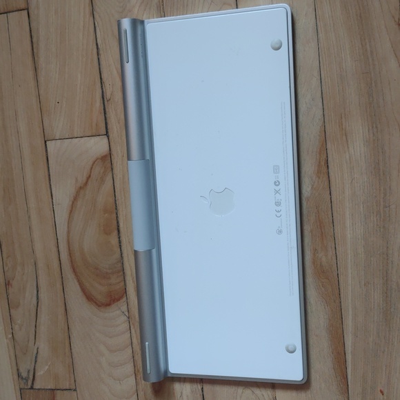 APPLE | Wireless Keyboard - Picture 4 of 7